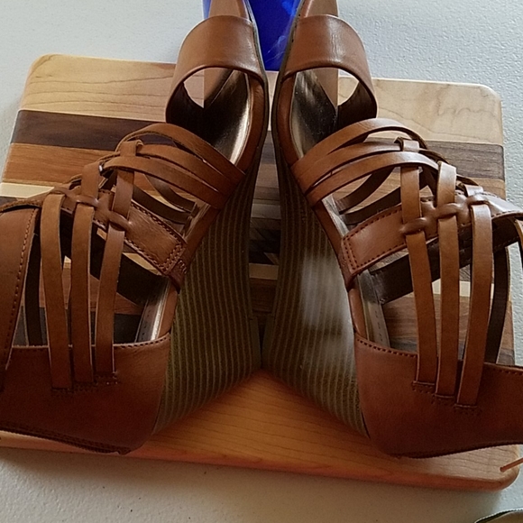 Madden Girl Sandals Size 8M - Picture 4 of 8